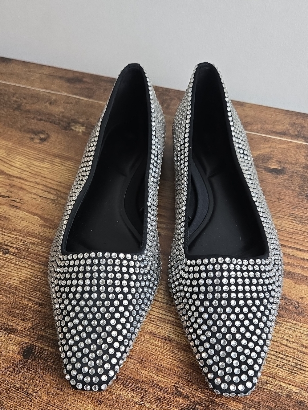 Zara Pointed-Toe Embellished Rhinestone Slip-on Black Flats Sz US 9 Euro 40